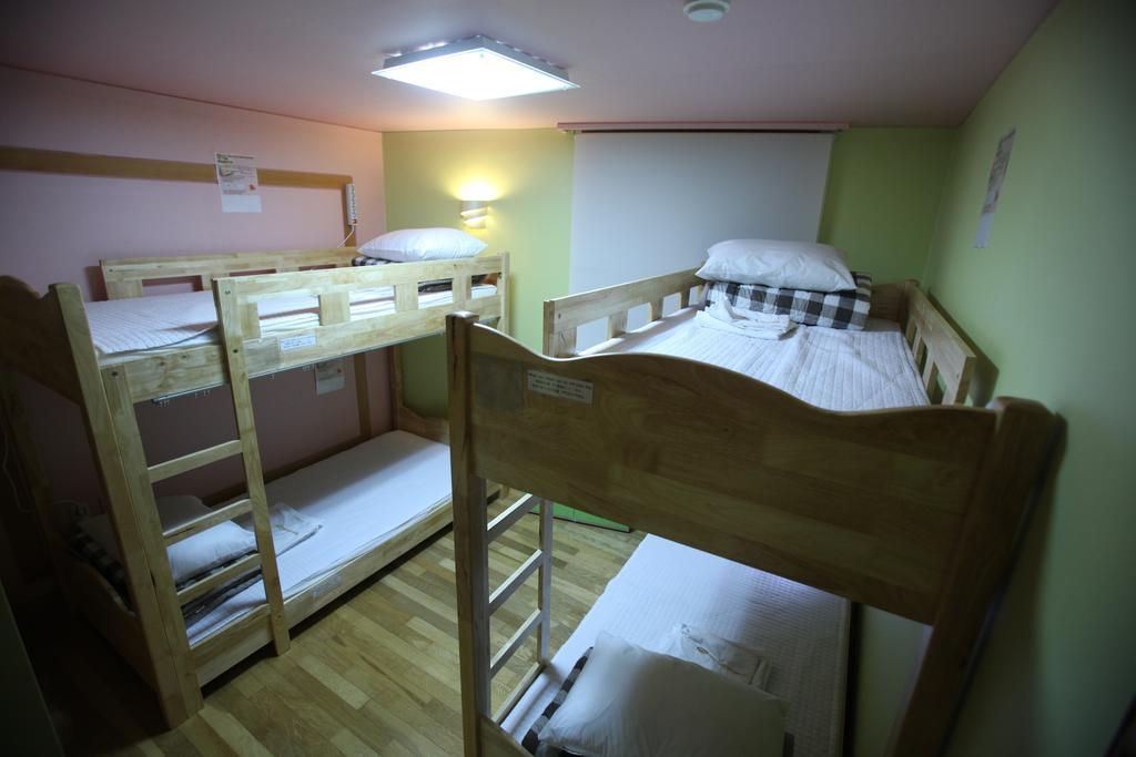 Hostel Lyndon Чеджу Стая снимка