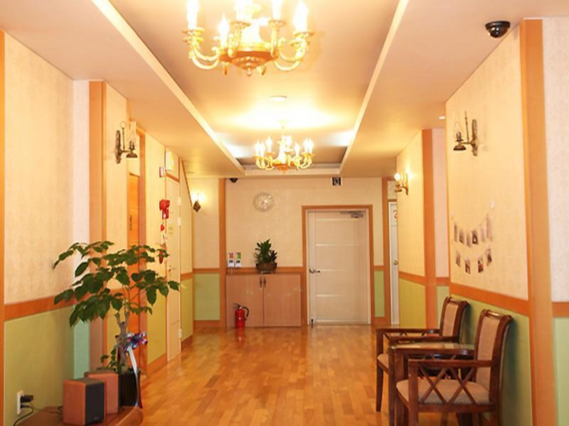 Hostel Lyndon Чеджу Екстериор снимка